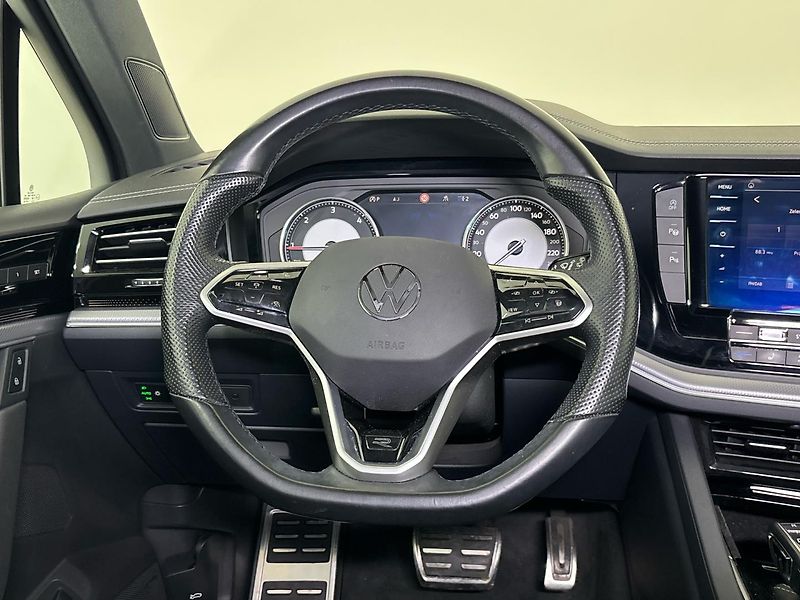 Volkswagen Touareg R-Line - fotka 18 z 30