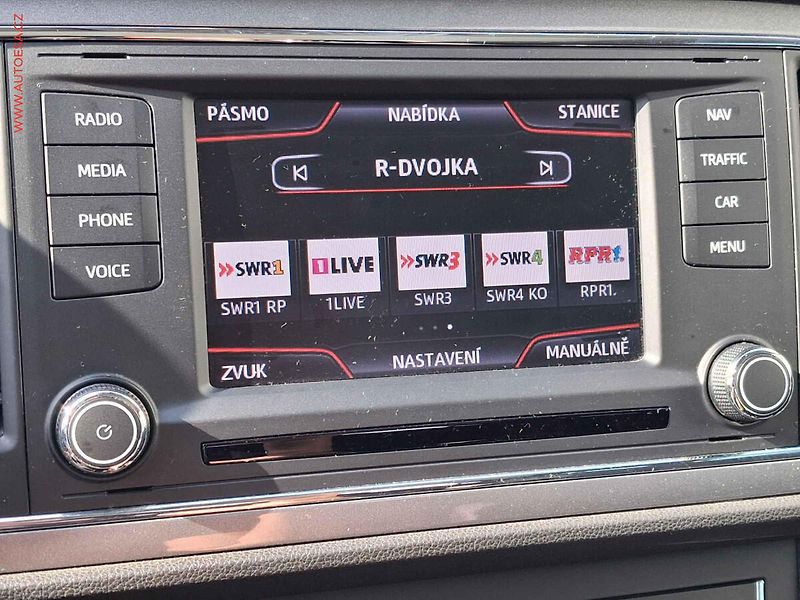 Seat Leon (2014) 1.8 TSi, FR, LED, panor, navi - fotka 16 z 18