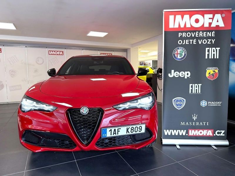 Alfa Romeo Stelvio (2024) 2.0T 280k AT8 ZF Q4 4x4 Veloce - fotka 2 z 20