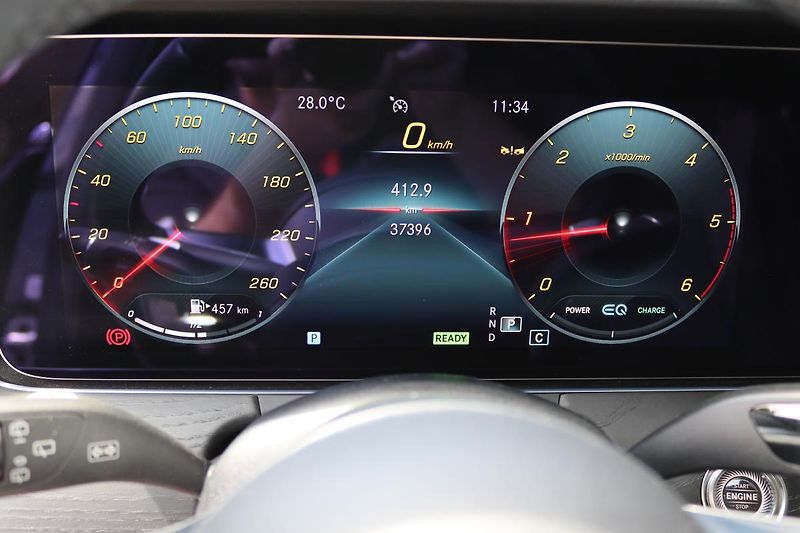 Mercedes-Benz Třídy E E 300D 4MATIC KOMBI AMG 195kW - fotka 28 z 50