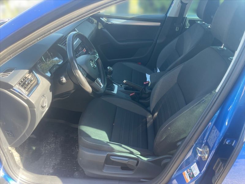 Škoda Octavia 1,0 TSI 85 Ambition - fotka 7 z 11