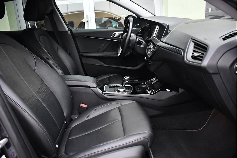 BMW Řada 2 218d LED NAVI REZERVACE - fotka 18 z 45