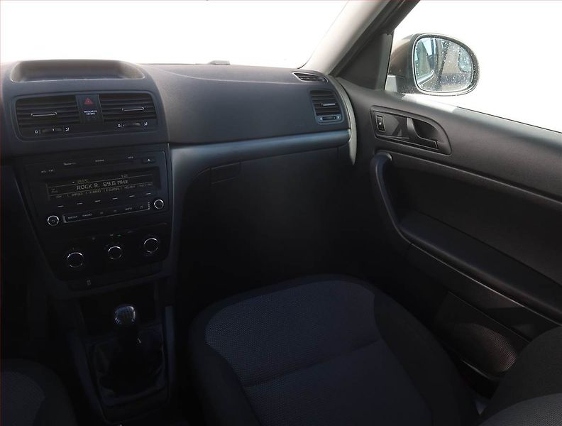 Škoda Yeti (2013) 1.2 TSI, Serv.kniha - fotka 8 z 15