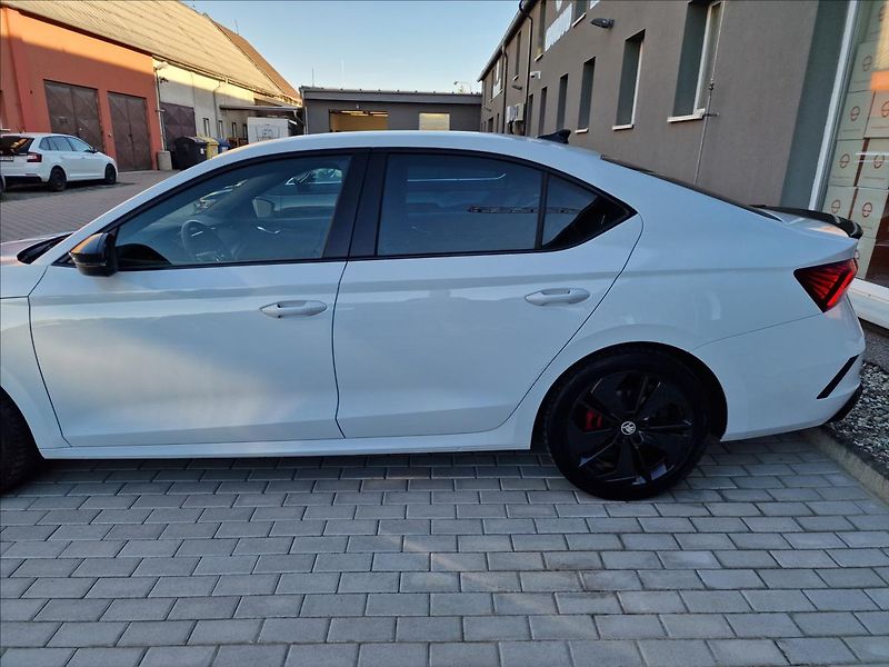 Škoda Octavia 2.0 TDI 147kW DSG 4x4 RS,1Maj - fotka 44 z 50