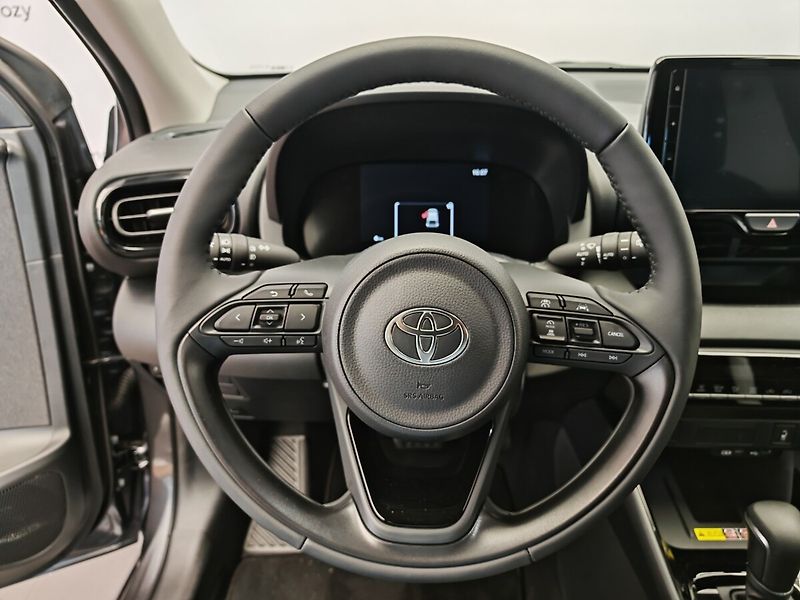 Toyota Yaris 1.5 Hybrid Style - fotka 18 z 30