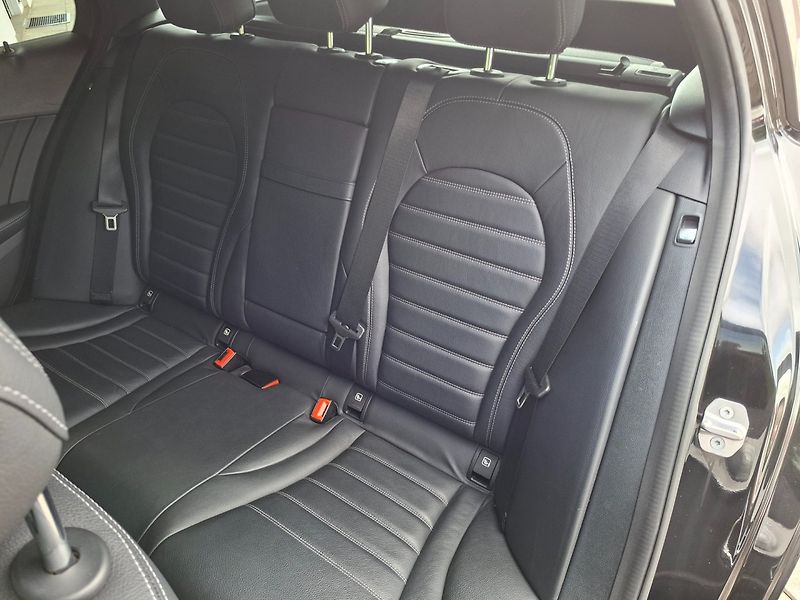 Mercedes-Benz Třídy C (2017) C 250d 150kW 4MATIC BURMESTER - fotka 35 z 50