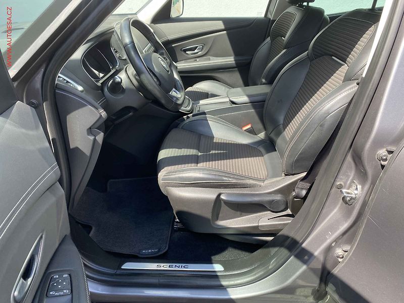 Renault Grand Scénic (2018) 1.6dCi, Intense, AT, LED - fotka 9 z 22
