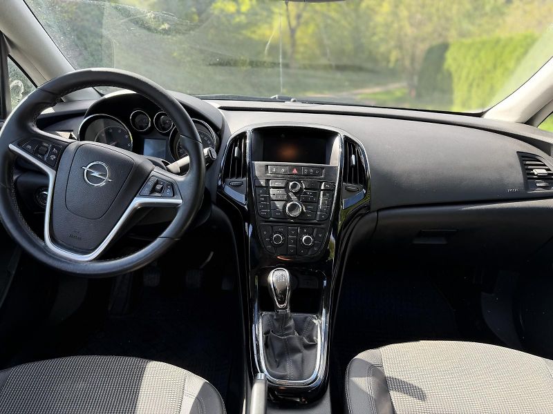 Opel Astra (2016) - fotka 8 z 14