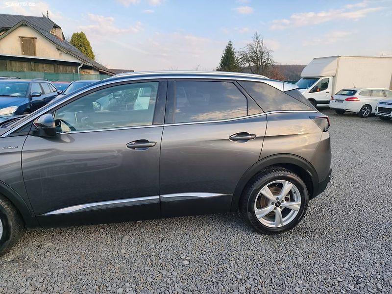 Peugeot 3008 (2019) - fotka 10 z 41