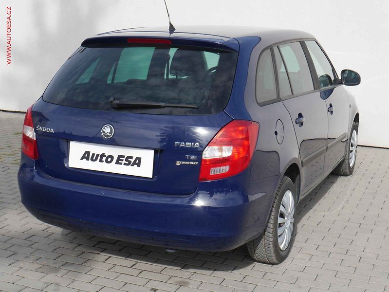 Škoda Fabia (2013) 1.2 TSi, ČR, Ambition, AC - fotka 4 z 15
