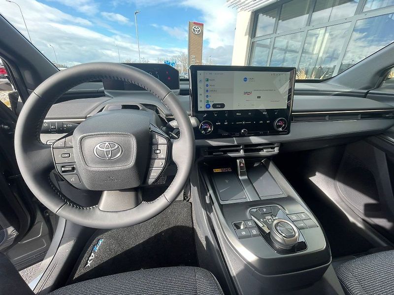 Toyota bZ4X EV  73k kWh FWD Style - fotka 18 z 32