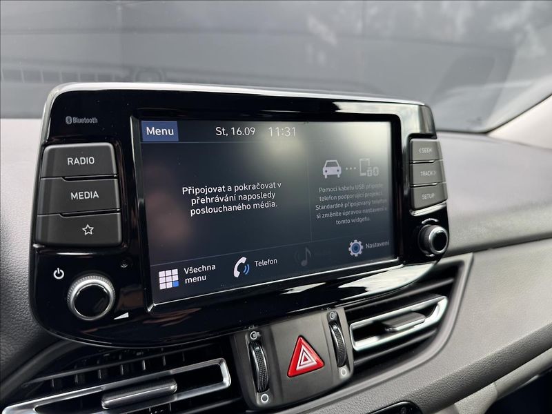 Hyundai i30 1,6 CRDI Smart ČR DPH - fotka 20 z 31