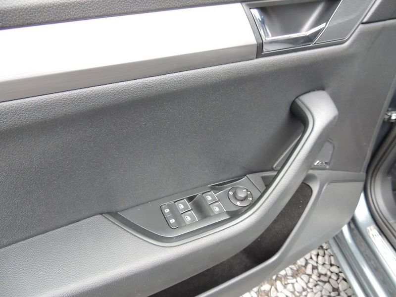 Škoda Superb (2019) 2.0TSi,200kw,4x4,DSG,Style,ČR - fotka 23 z 55
