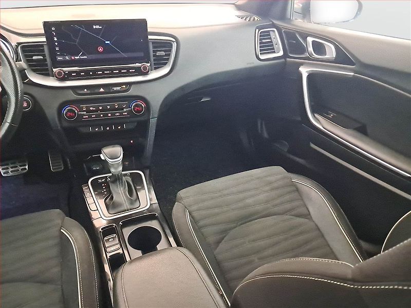 Kia Ceed (2023) GT Line 1.5 T-GDI - fotka 8 z 18