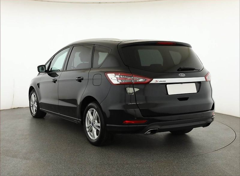 Ford S-MAX (2019) 2.0 EcoBlue, Automat - fotka 4 z 21
