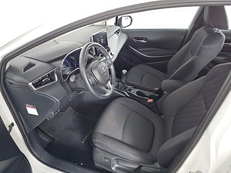 Toyota Corolla (2023) SD 1.5 VVT-i 92kW Comfort TECH - fotka 6 z 28