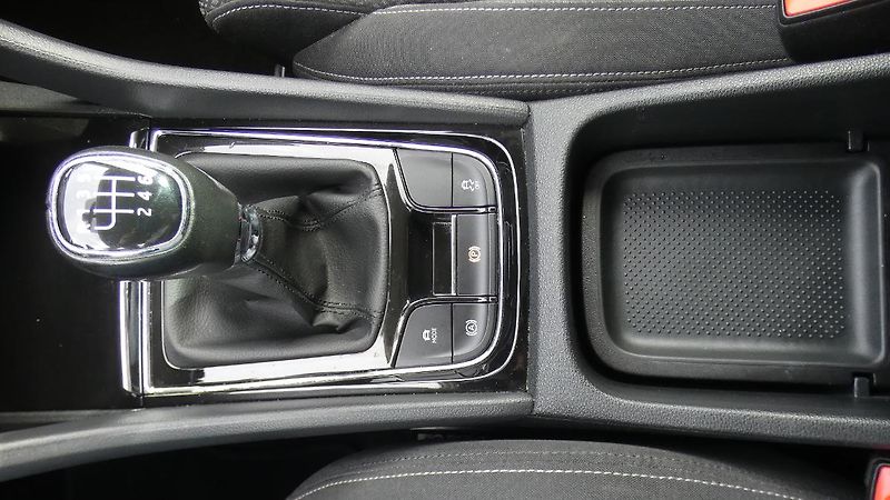 Škoda Karoq 2.0 TDI Style - fotka 17 z 22