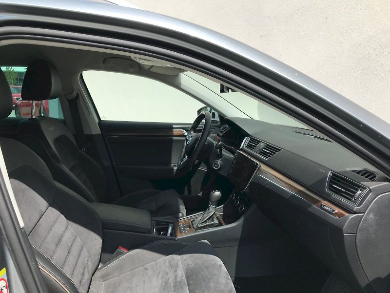 Škoda Superb (2020) COM SCOUT 4X4TD 140/2.0 7DG - fotka 29 z 29