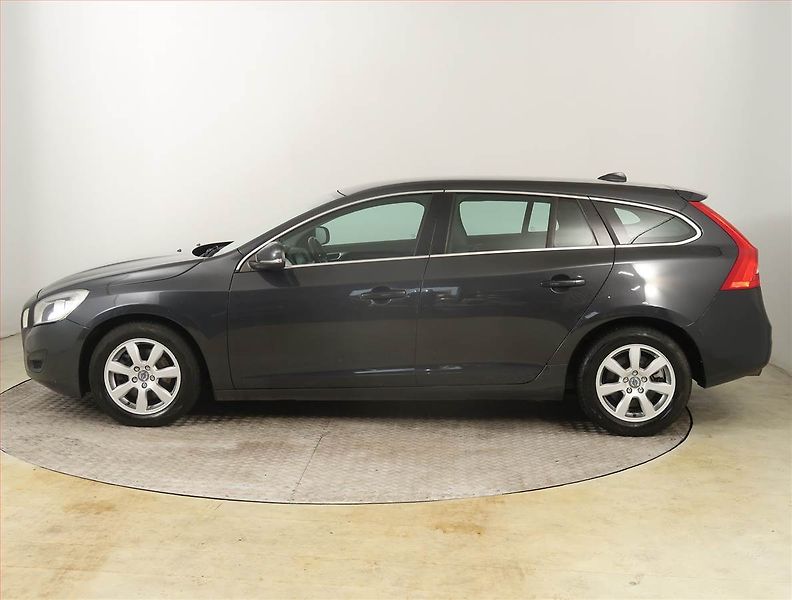 Volvo V60 (2011) D3 2.0, Automat, Navi - fotka 3 z 22