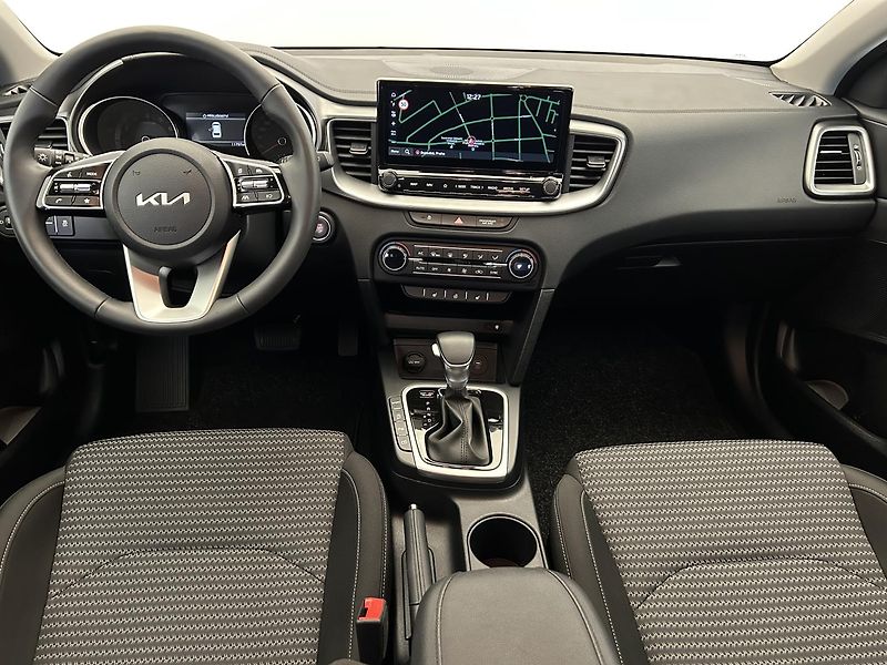 Kia Ceed 1.5 T-GDi GPF TOP (2025) - fotka 5 z 23