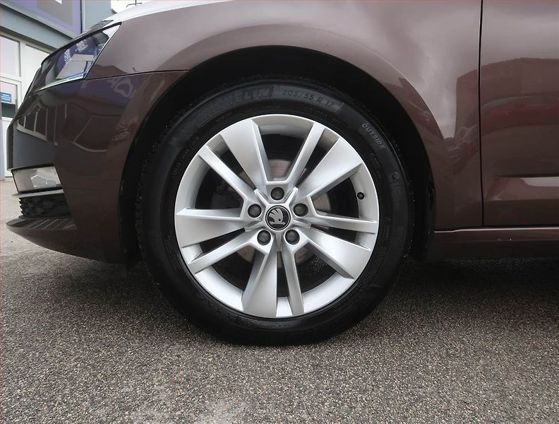 Škoda Octavia (2017) 1.6 TDI, Serv.kniha, Tempomat - fotka 14 z 18