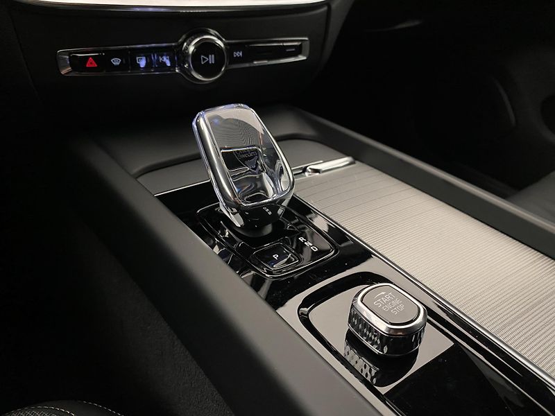Volvo V60 CC B5 AWD PLUS AUT REZERVACE - fotka 28 z 59