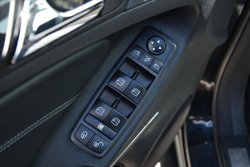 Mercedes-Benz Třídy M ML 350 CDI 4MATIC VZDUCH ČR - fotka 25 z 28