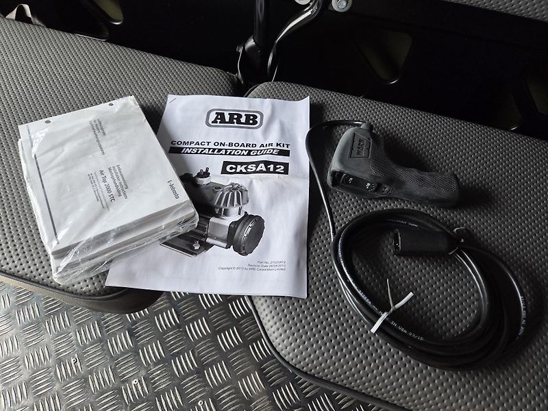 Land Rover Defender TDi HOBSON Military - RENOVACE - fotka 22 z 44
