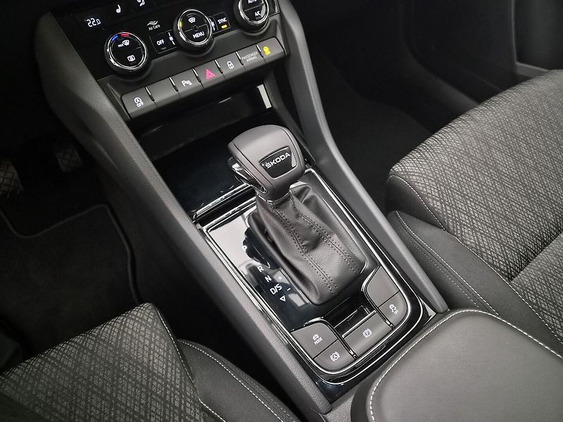 Škoda Karoq 1.5 TSI Top selection - fotka 20 z 25