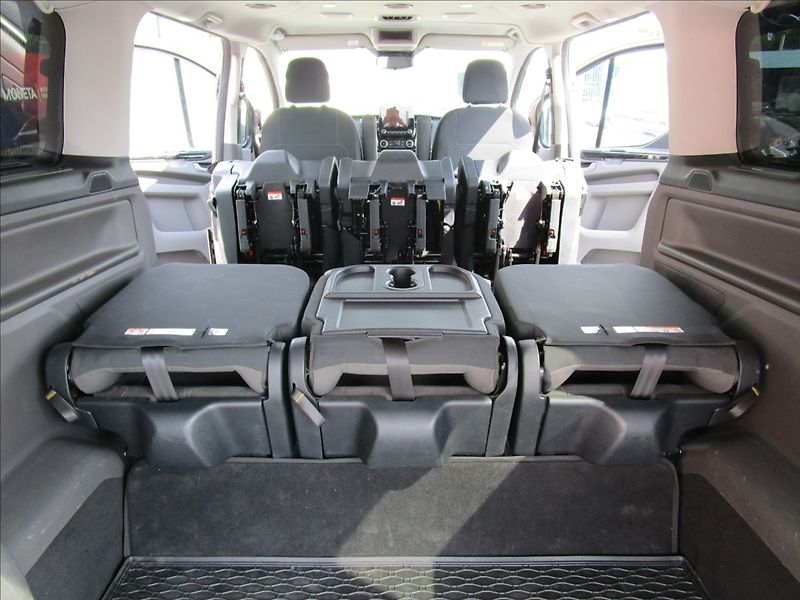 Ford Tourneo Custom 2.0TDCi L2 Titanium, 8 míst - fotka 44 z 57