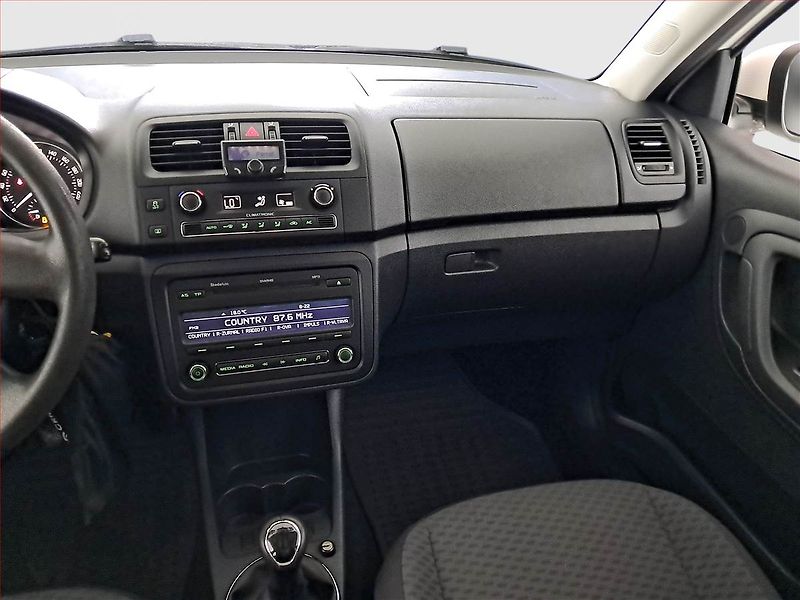 Škoda Fabia (2011) 1.2 TSI, nová STK, udržované - fotka 8 z 14