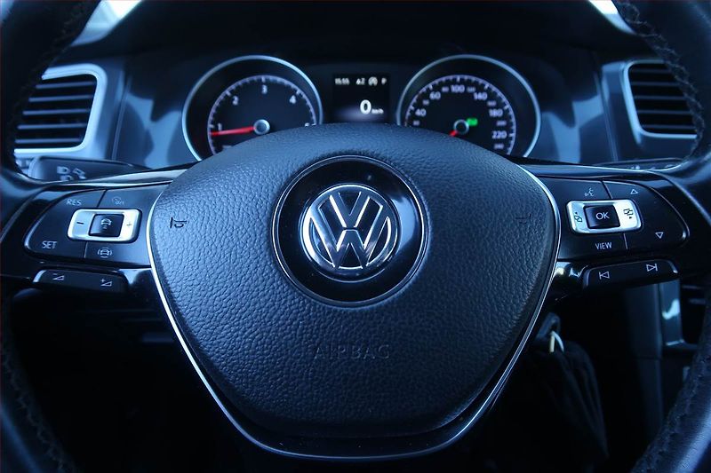 Volkswagen Golf (2020) 2.0 TDI, Automat, Navi - fotka 22 z 22