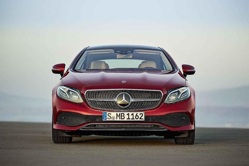 Mercedes-Benz třídy E Coupé.