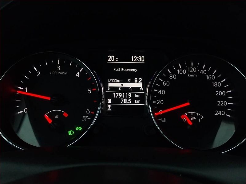 Nissan Qashqai (2012) 1.6 dCi, 4X4, Serv.kniha - fotka 11 z 19