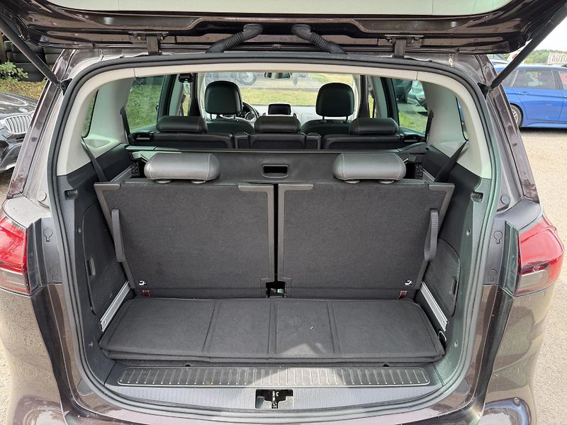 Opel Zafira 2.0 CDTi TOURER 7 MIST - fotka 11 z 24