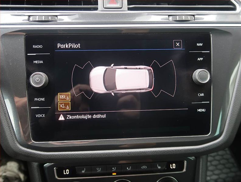 Volkswagen Tiguan (2019) R-Line 2.0 BiTDI - fotka 18 z 21