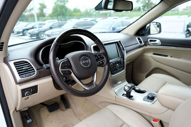 Jeep Grand Cherokee 3.0 CRD/Overland/Facelift/250 - fotka 28 z 46