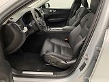 Volvo XC60 B5 AWD DARK ULTIMATE AUT CZ - náhled 2