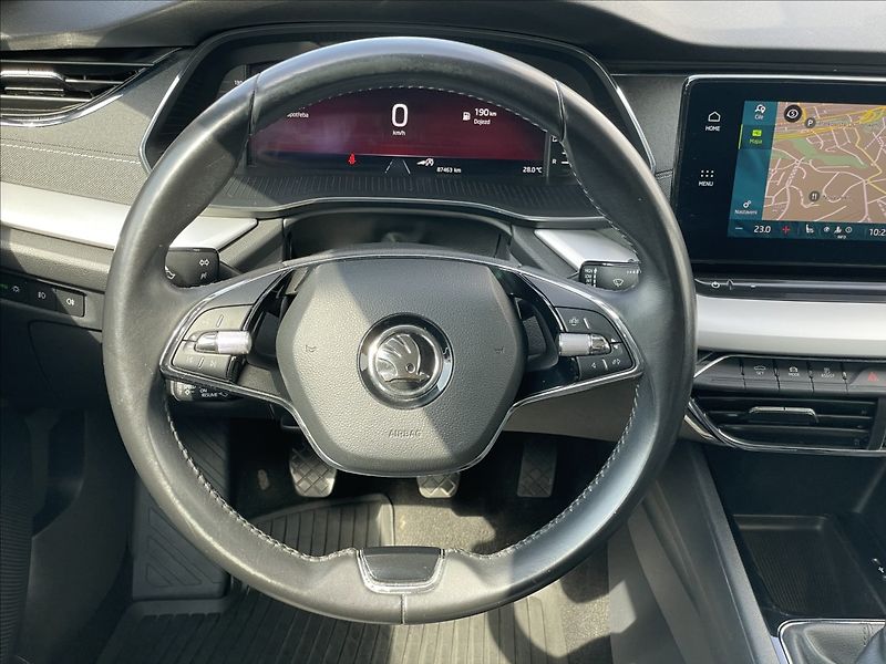 Škoda Octavia 2,0 TDI Combi Style Plus TAŽNÉ - fotka 8 z 23