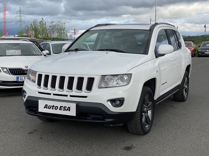 Jeep Compass (2015) 2.2CRD 4x4, ČR, AC, temp - fotka 3 z 16