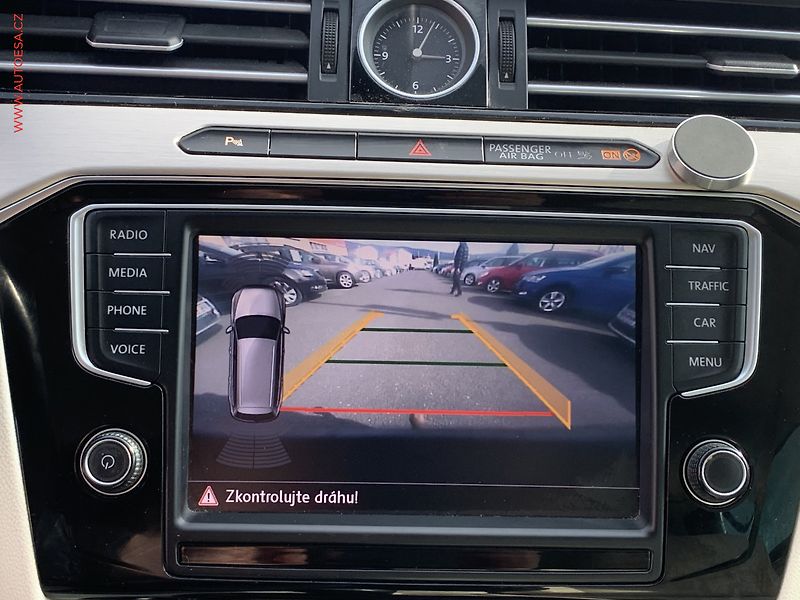 Volkswagen Passat (2015) 2.0 TDi, Highline, LED, navi - fotka 17 z 20