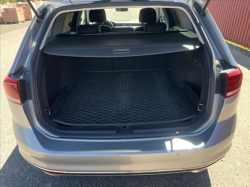 Volkswagen Passat 2,0 TDi 110KW DSG LED ELEGANCE - fotka 41 z 50