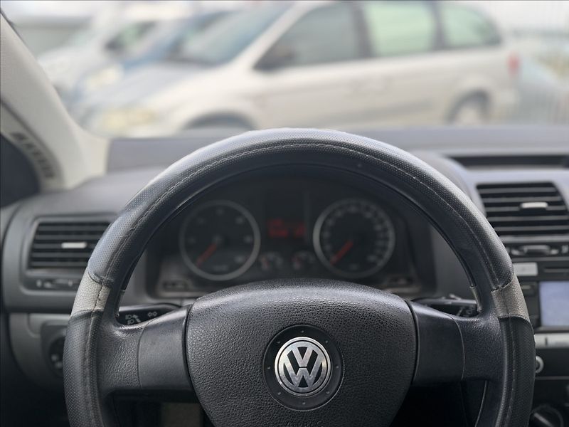 Volkswagen Golf 1,9 TDI 77kW +SADA KOL, TAŽNÉ - fotka 11 z 22