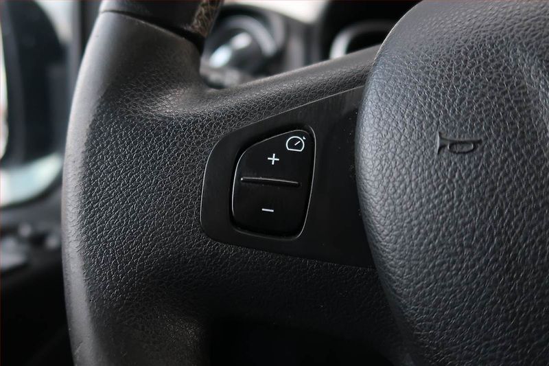 Opel Vivaro (2016) 1.6 BiCDTI, Bus, 8Míst, ČR - fotka 14 z 16