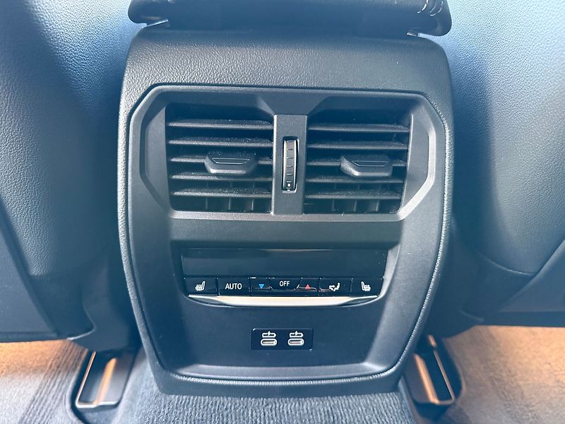 BMW Ostatní eDrive 40 LASER H&K HUD Mpaket - fotka 14 z 45
