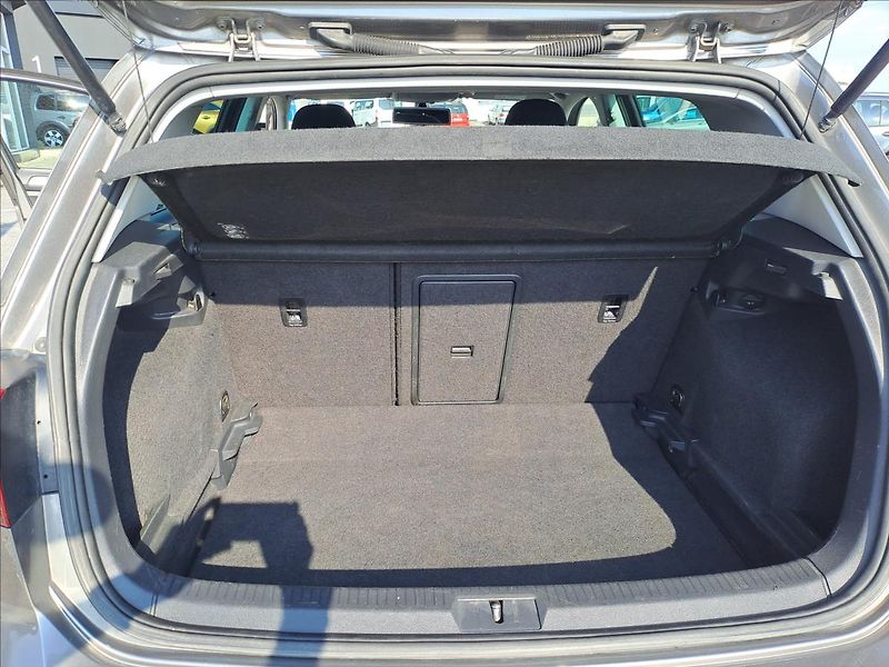 Volkswagen Golf 1,2 TSI DSG - fotka 16 z 16