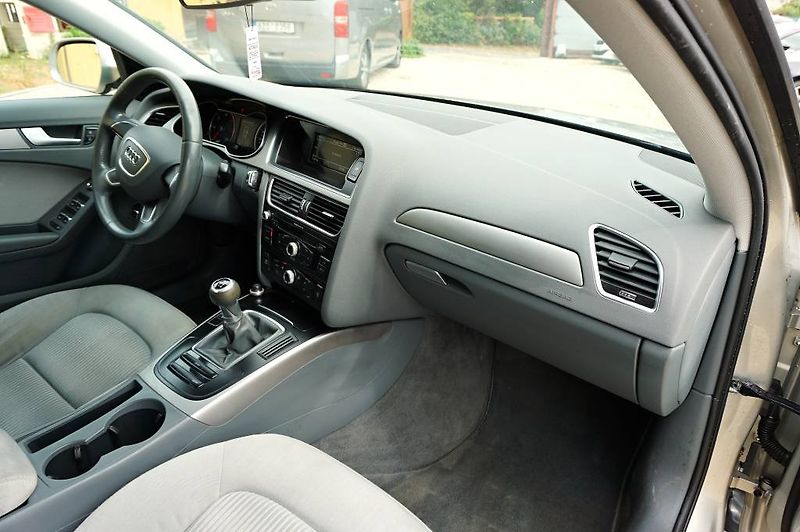 Audi A4 (2012) 2,0 TDI 105 kW - fotka 16 z 32
