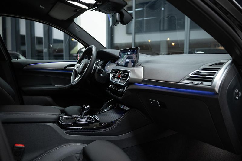 BMW X4 (2023) M40D 4x4 LASER NEZAVISLÉ TAŽNÉ - fotka 25 z 42