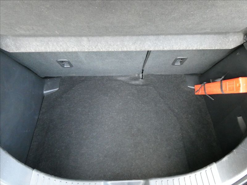 Mazda 2 1,5 Skyactiv 66kW,2xkola,NAVIG - fotka 19 z 59