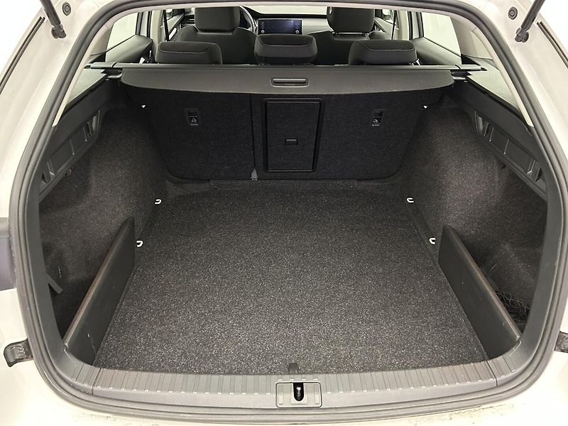 Škoda Octavia 1.5 TSI Ambition - fotka 22 z 26